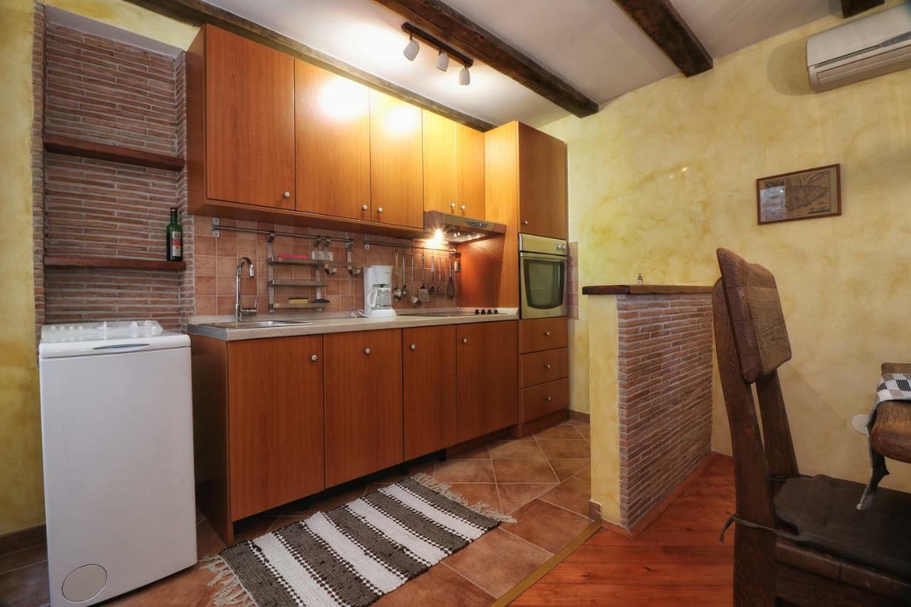 Superb Townhouse Villa Montalbano Rovinj Exterior photo